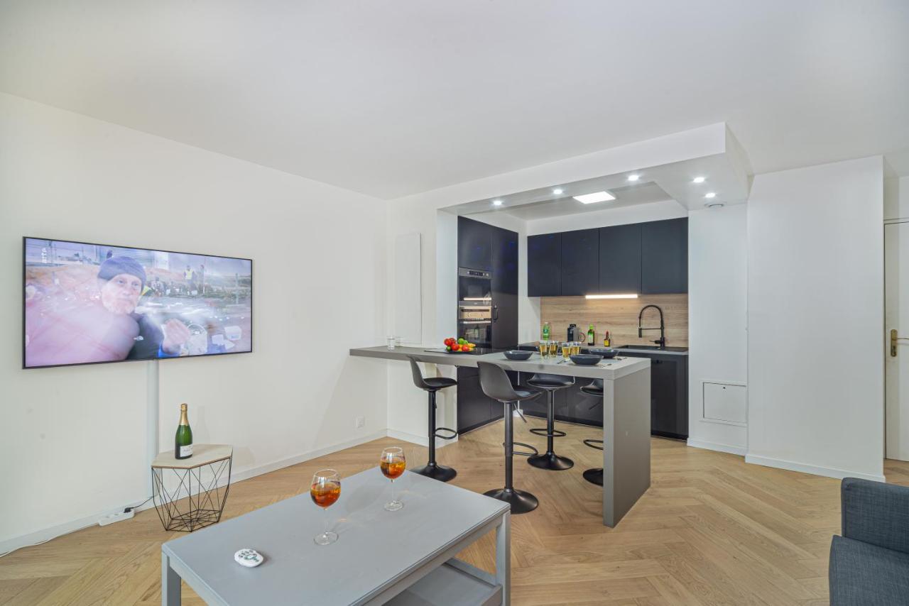 Apartment And Paris * Netflix * Parking * 6 Pers
